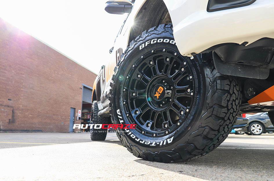 TOYOTA HILUX N80 4WD HOSS XD II GLOSS BLACK